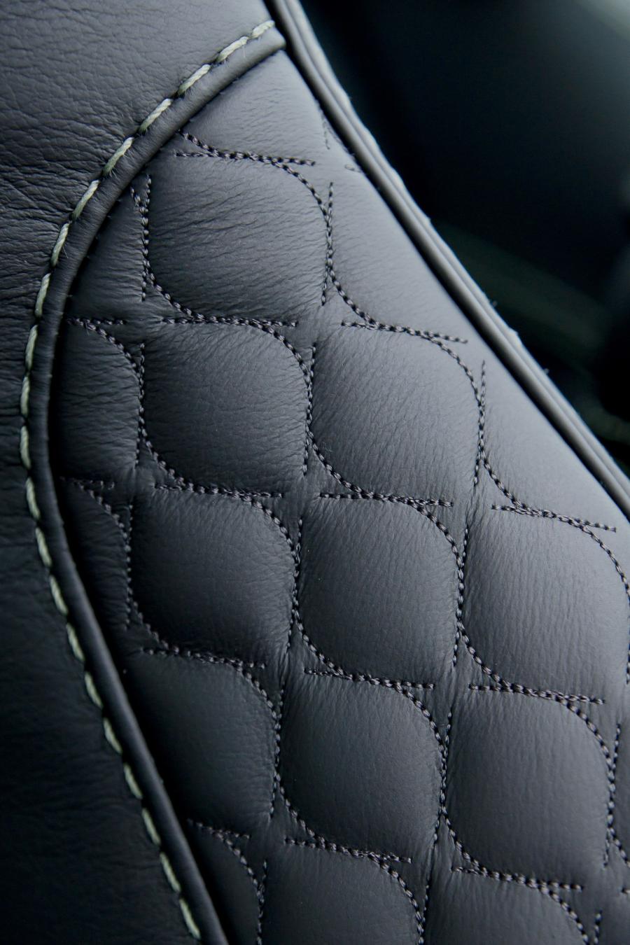 Детали интерьера Aston Martin Vanquish 2012 года  (UK) (фото 85 из 170)
